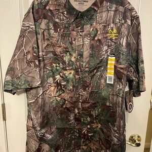 Realtree Men's Forest Camo Button Down Shirt